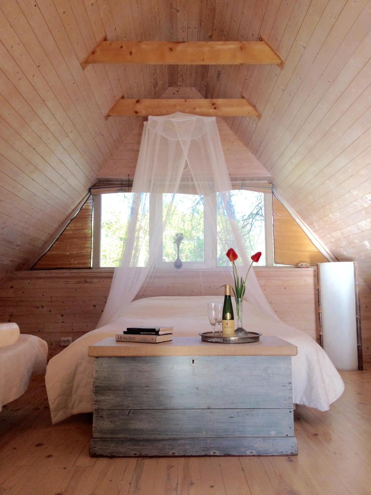Kaju Guesthouses Nasva Exteriör bild