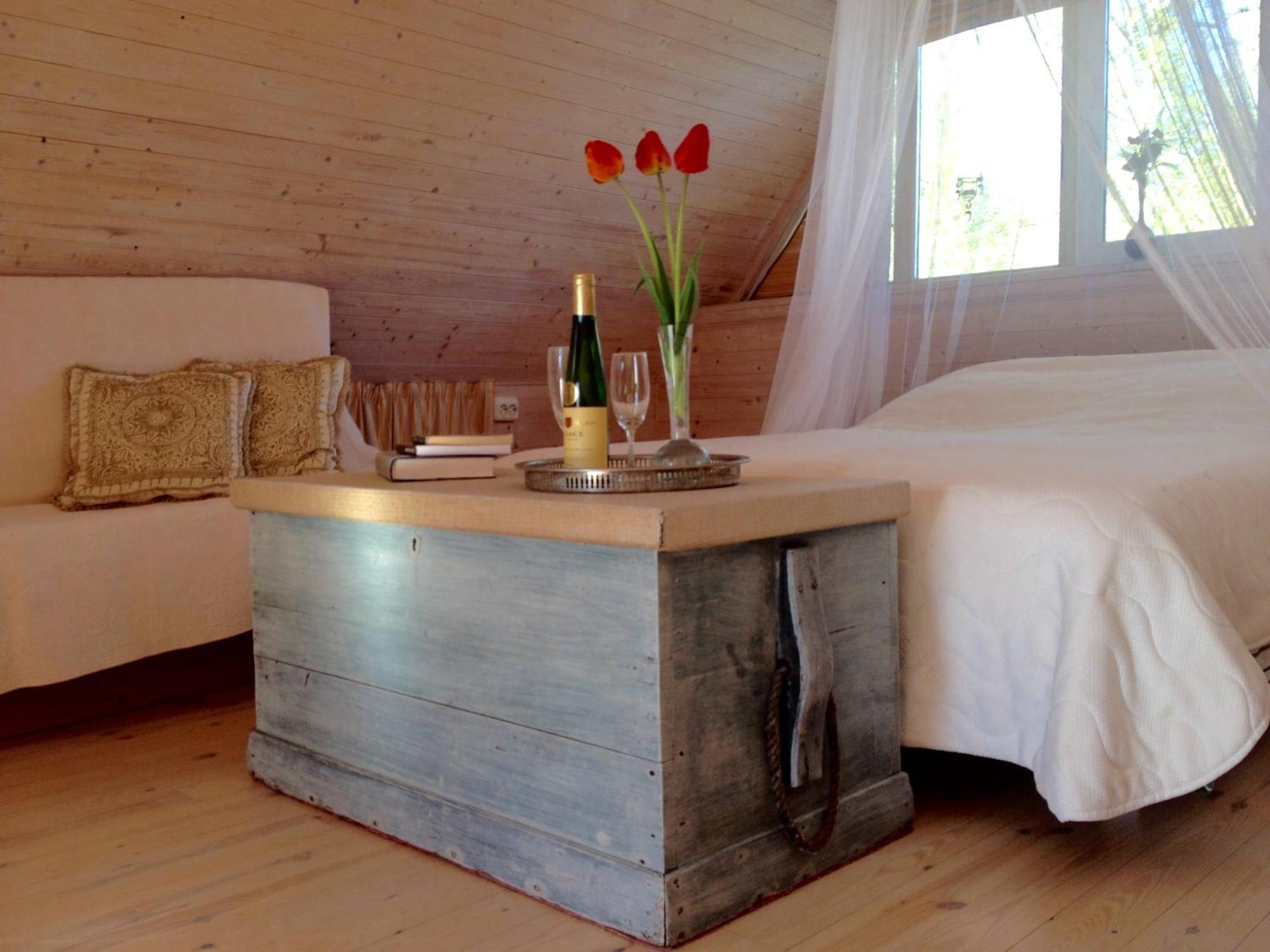Kaju Guesthouses Nasva Exteriör bild