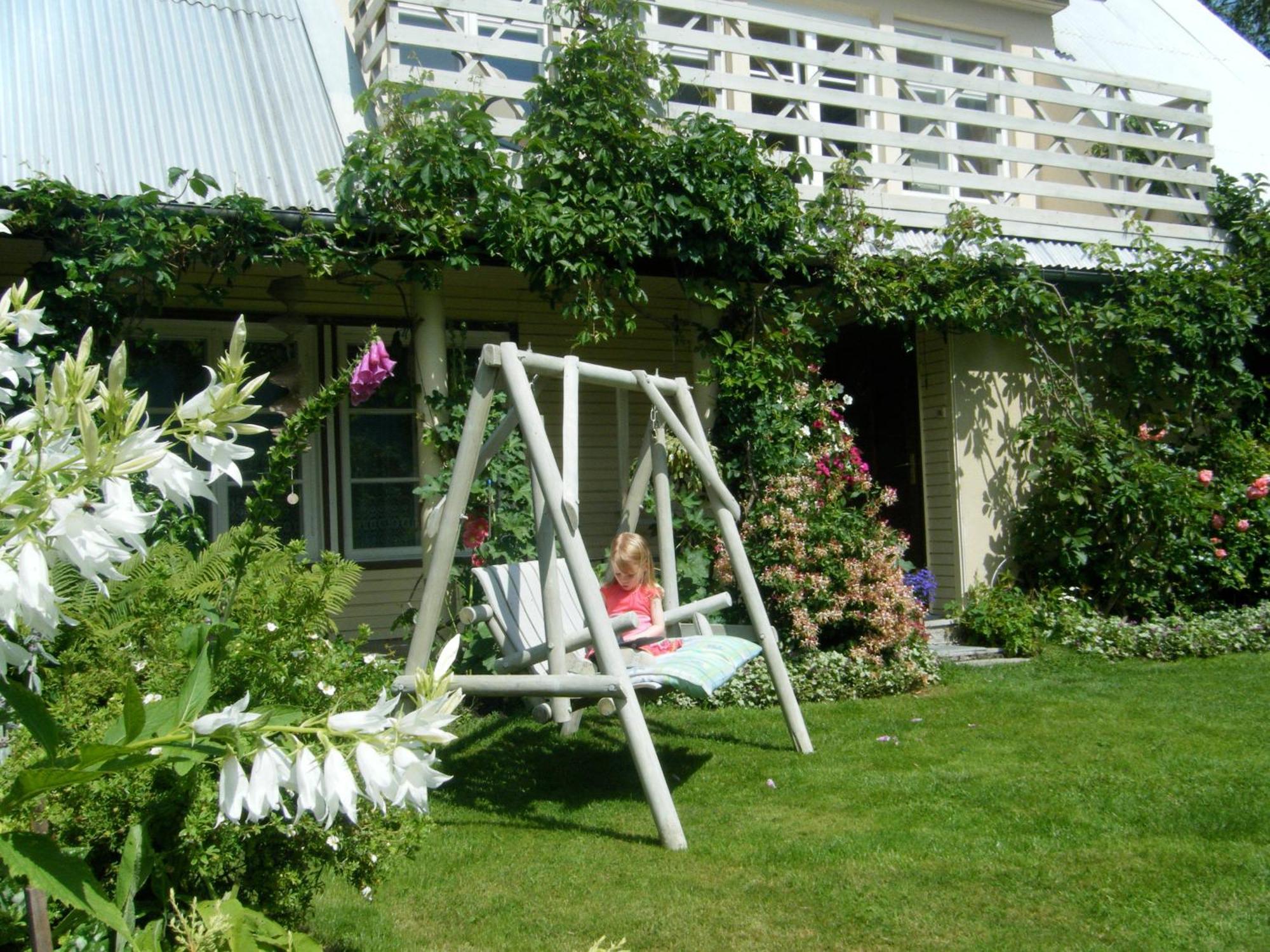 Kaju Guesthouses Nasva Exteriör bild