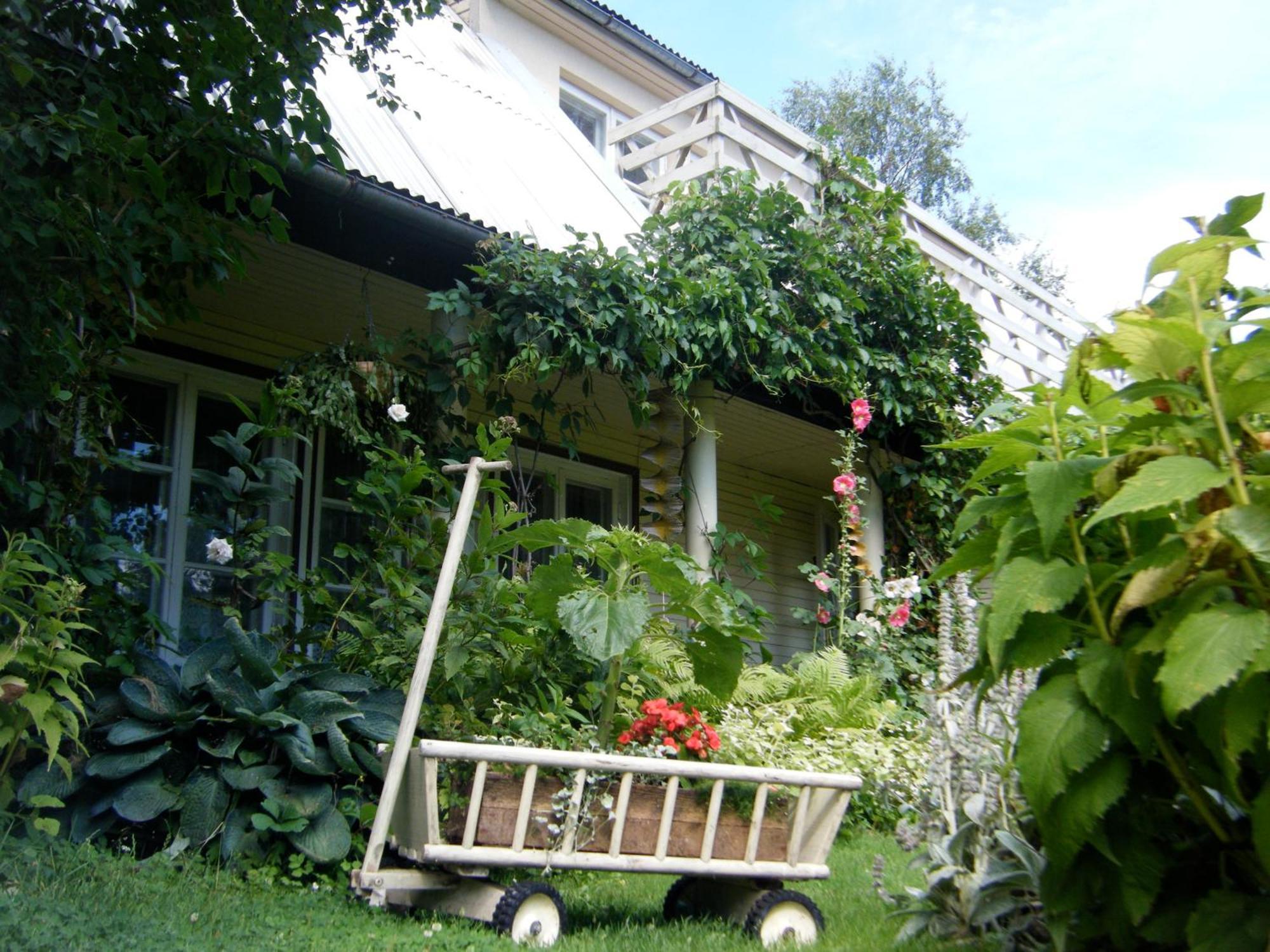 Kaju Guesthouses Nasva Exteriör bild