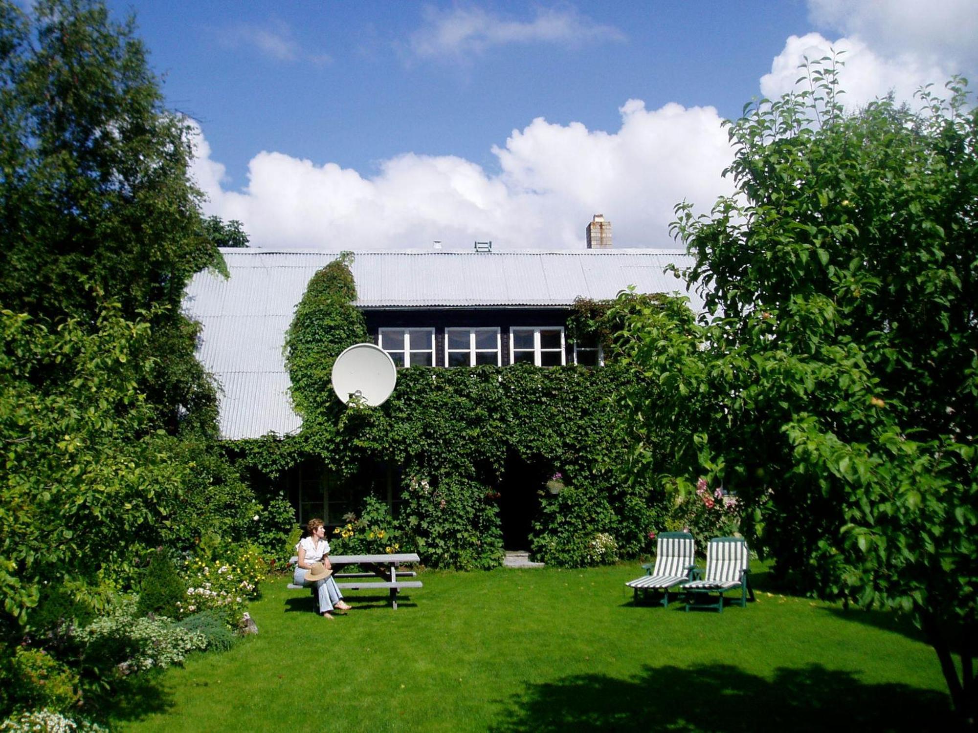 Kaju Guesthouses Nasva Exteriör bild