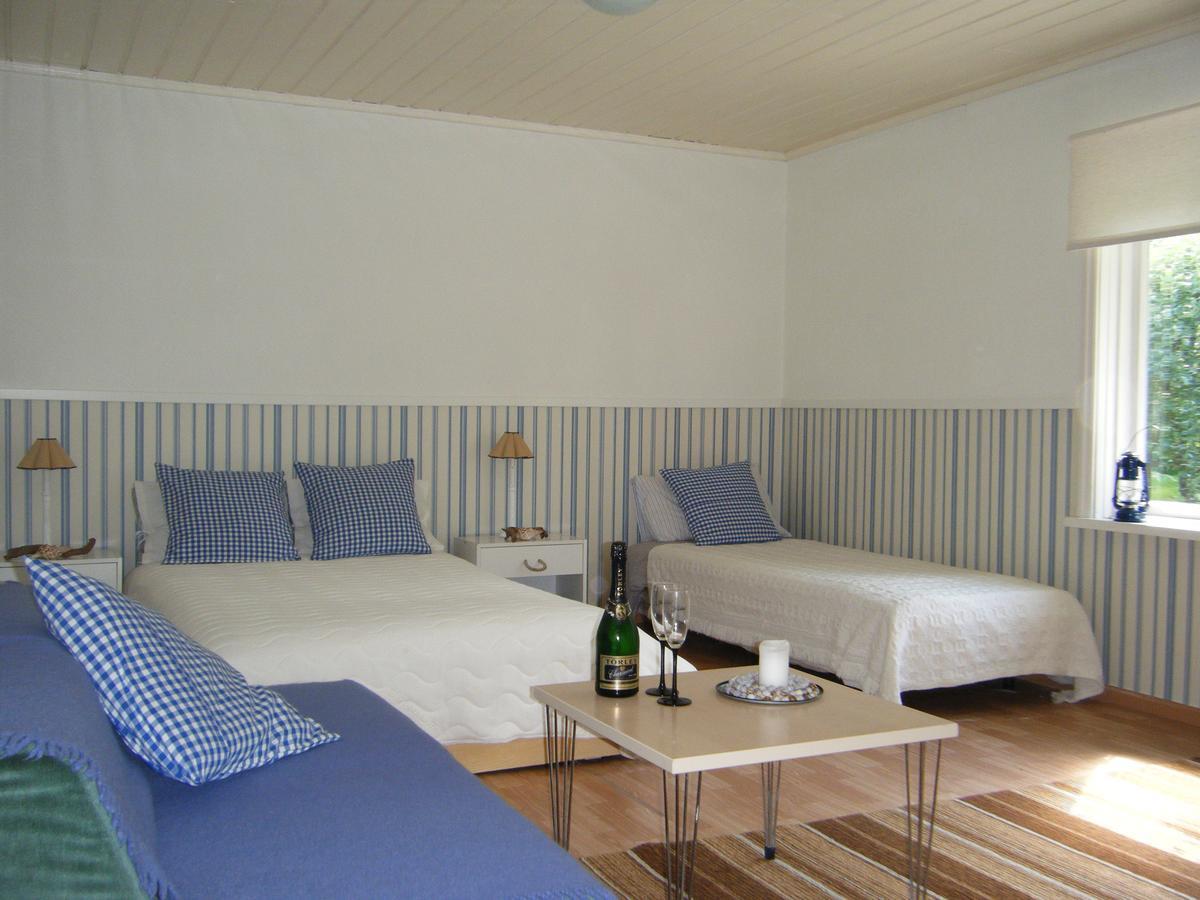 Kaju Guesthouses Nasva Exteriör bild