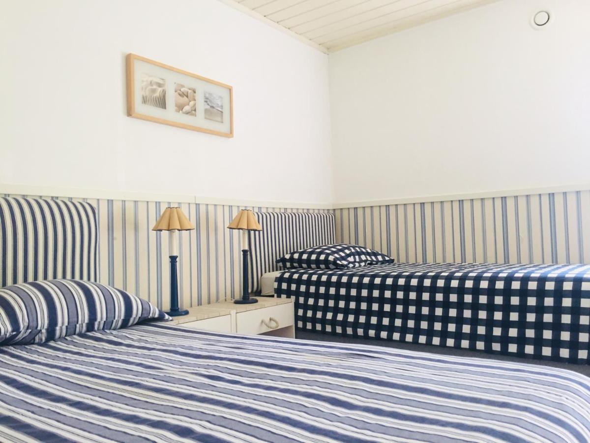 Kaju Guesthouses Nasva Exteriör bild