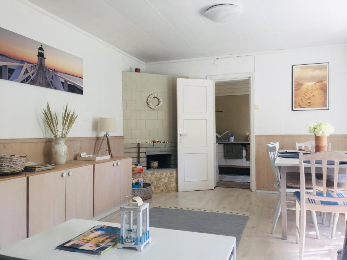 Kaju Guesthouses Nasva Exteriör bild