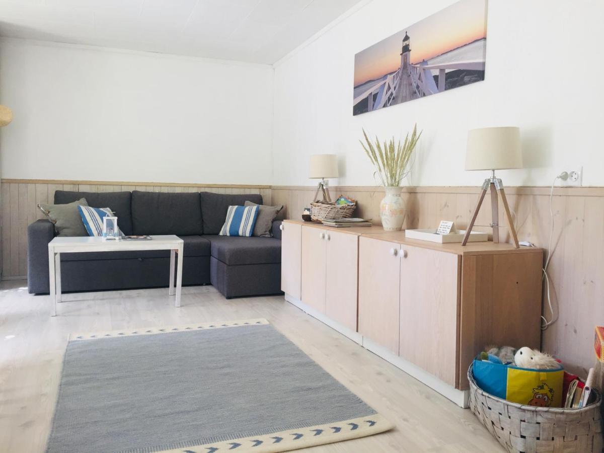 Kaju Guesthouses Nasva Exteriör bild